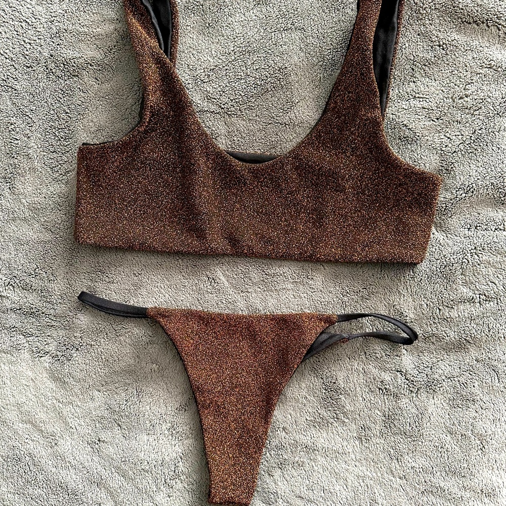 Lali and Layla set
